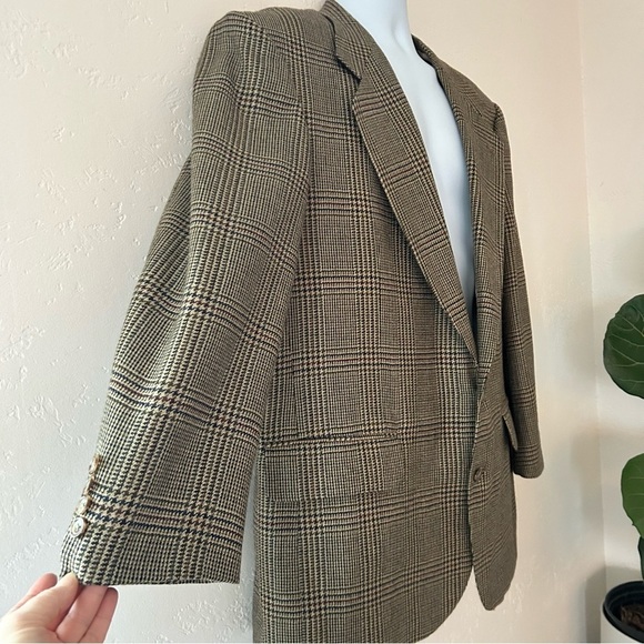 OSCAR DE LA RENTA Wool and Silk Houndstooth Tan Two Button Blazer Sport Coat 43R - Picture 4 of 16
